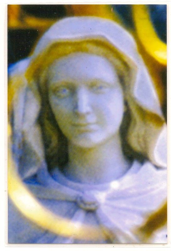 PRIERE A NOTRE DAME DES ROSES